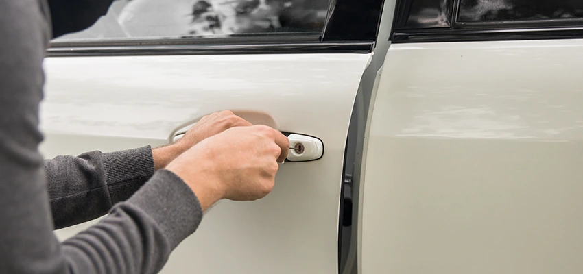 Unlock Car Door Service in Las Flores, CA